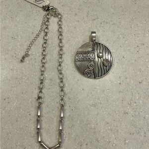 Premier Designs Silver Chain Necklace with removable magnetic pendant